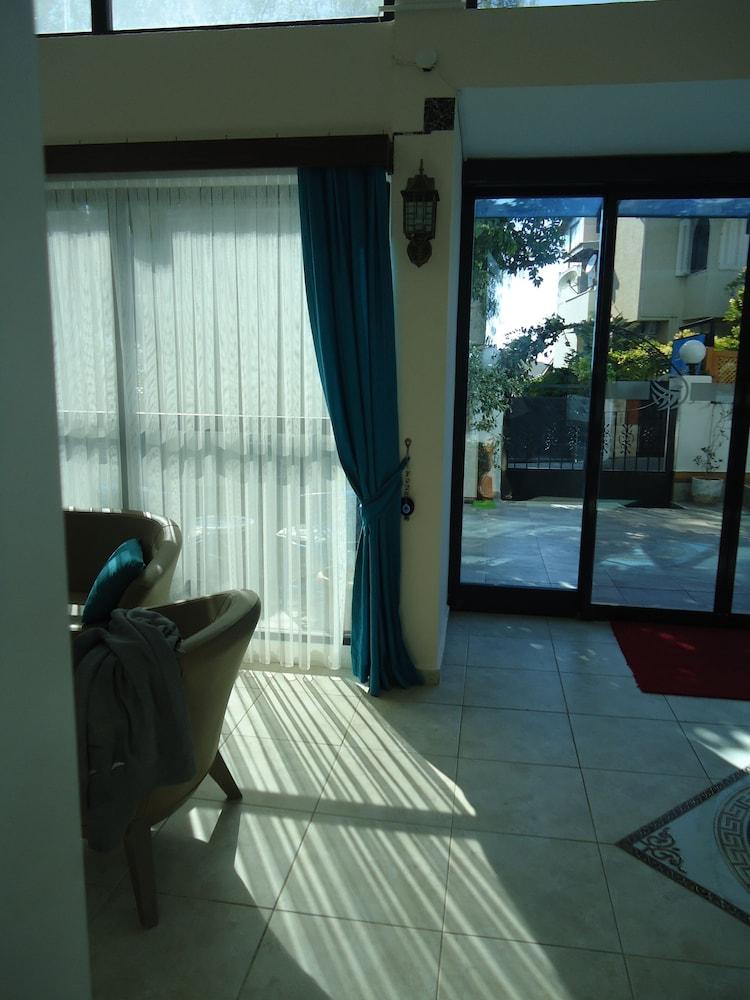 Baris Suite Hotel Kusadası Esterno foto