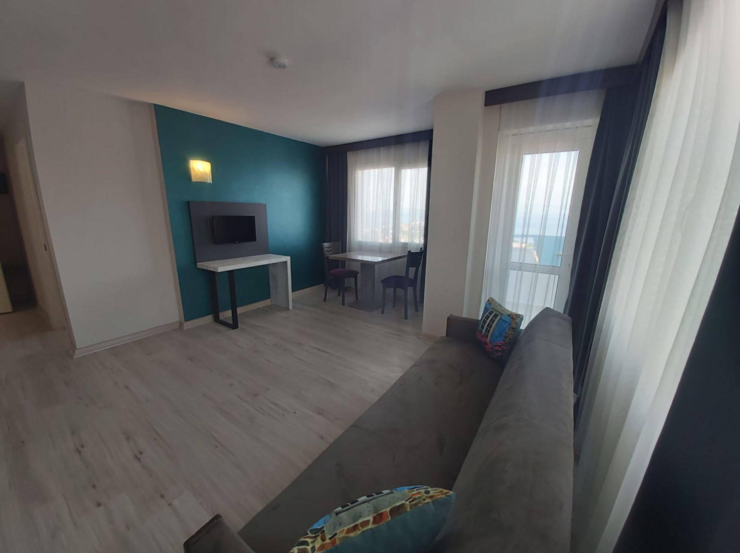 Baris Suite Hotel Kusadası Esterno foto